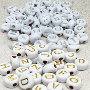 Paquet de 100 perles lettres, lettres blanches 7 mm perles lettres blanc-or, perles lettres blanc-argent