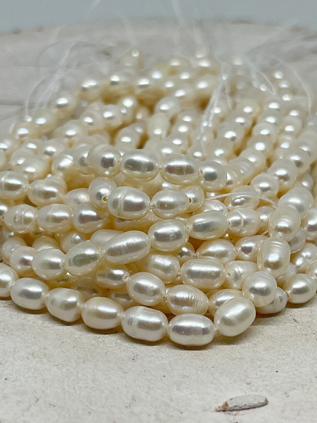 1 Strand of Freshwater Pearls 79 X 67 Mm, 25 Pieces. Cultured Pearls