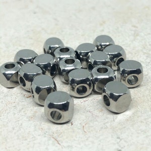 10 pcs. cube beads made of stainless steel, 4 mm x 4 mm x 4 mm cube, stainless steel cube