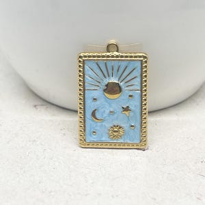 Hangerkaart van roestvrij staal met maan, sterren, zon, IP-ionplating, tarotkaartzon