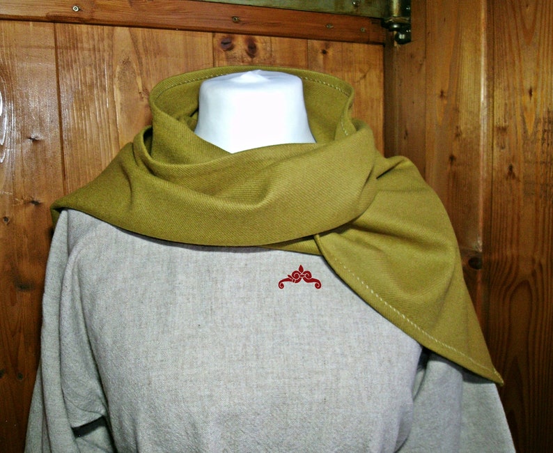 Focal for Romans made of green wool, hand-sewn, Roman scarf, scarf for reenactment, living history and larp, other colors possible image 3