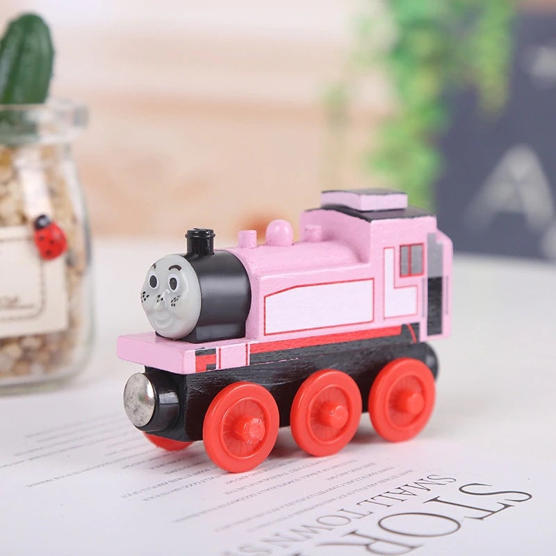 thomas pink train