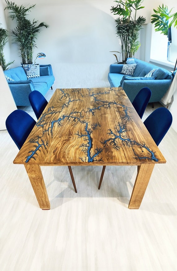 Oak resin table discount