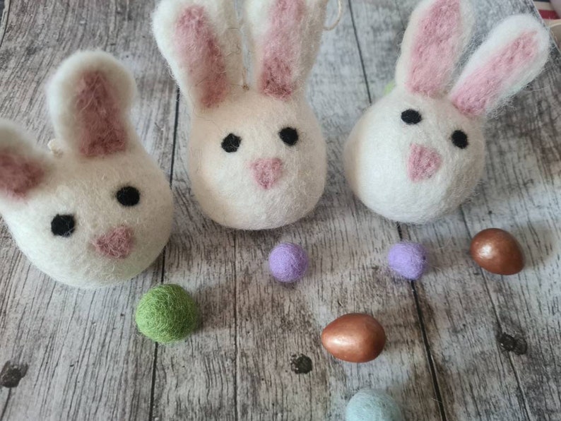 3 x Needle Felted Easter Bunny decorations Spring garland,ornaments. felted wool bunny pompoms,DIY projects.Home decoration