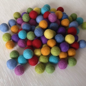 Rainbow feltball mix Wool Felt pompoms,DIY Felt Ball garland,felt balls.Wholesale.Rainbow garland,decoration yellow,red,purple