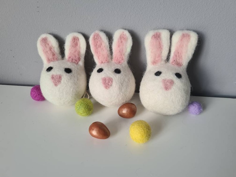3 x Needle Felted Easter Bunny decorations Spring garland,ornaments. felted wool bunny pompoms,DIY projects.Home decoration