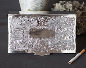 ヴィンテージの琥珀色のガラス皿：重厚なタバコの灰皿、1970年代の装飾