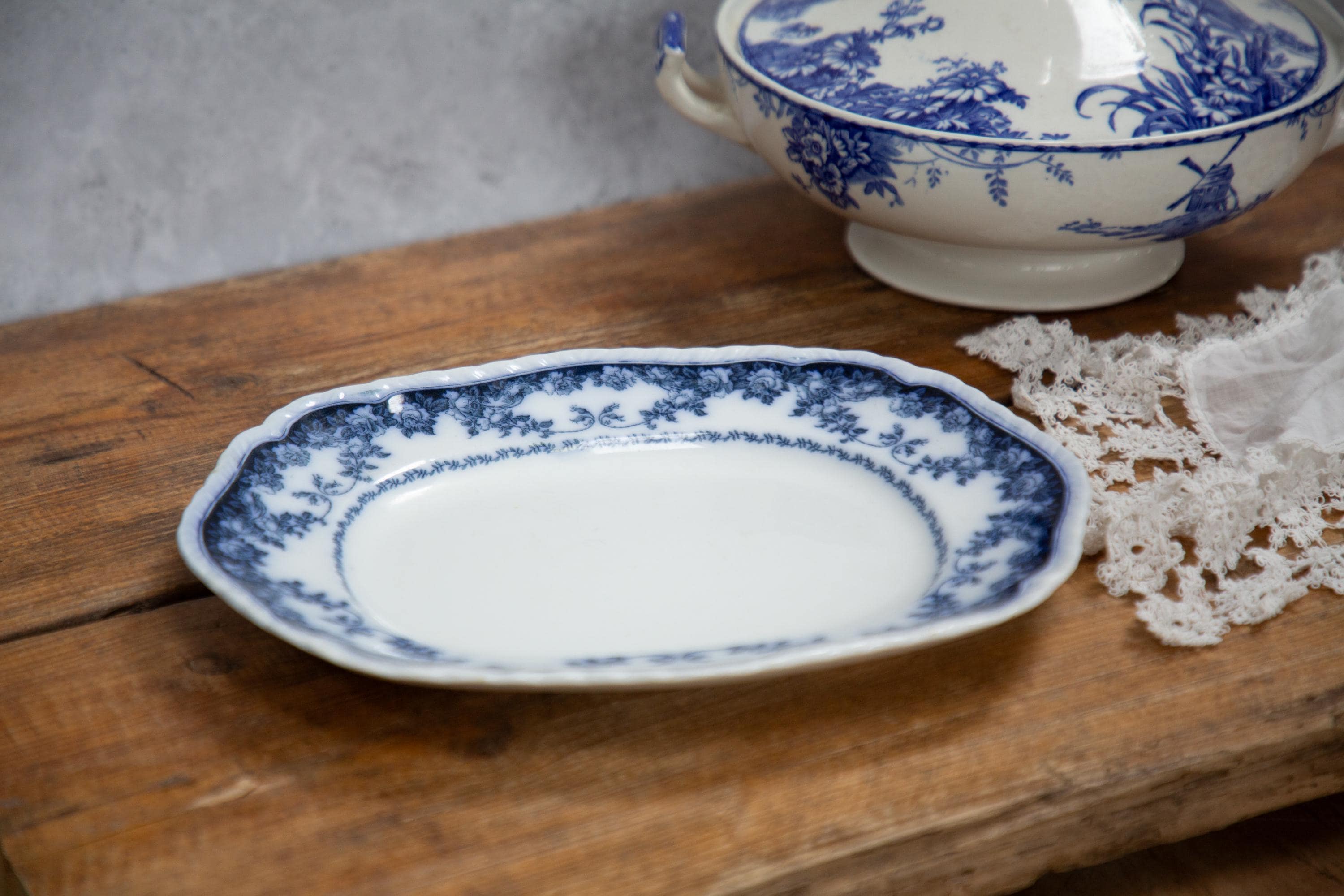 アンティークフローブループレート：ブースローザフローラルセミ