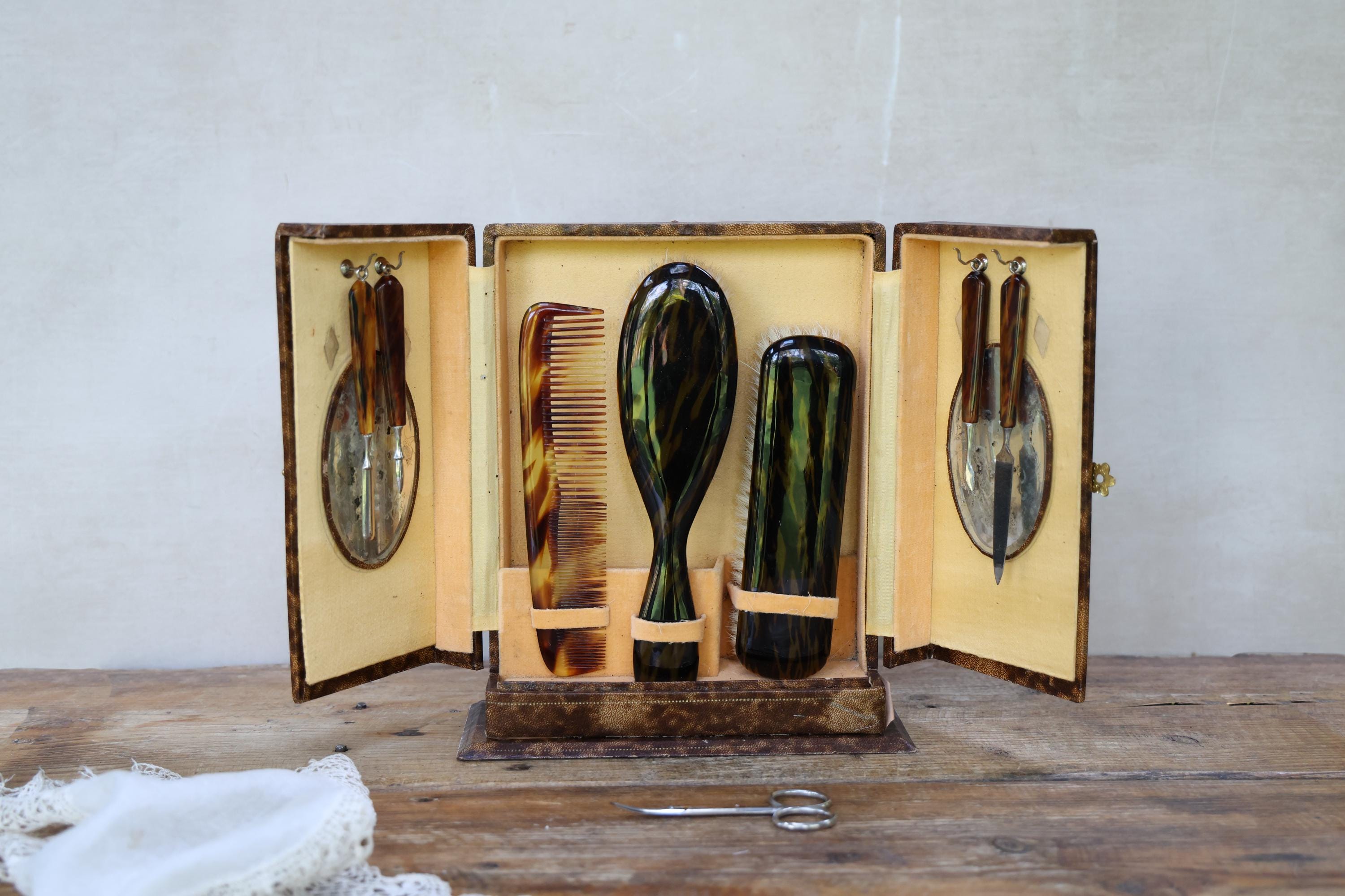 Vintage Bakelite Case - Etsy - Page 2