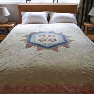 Floral Patchwork Quilt: Throw, Counterpane, Single Double; Retro Decor C1980s
