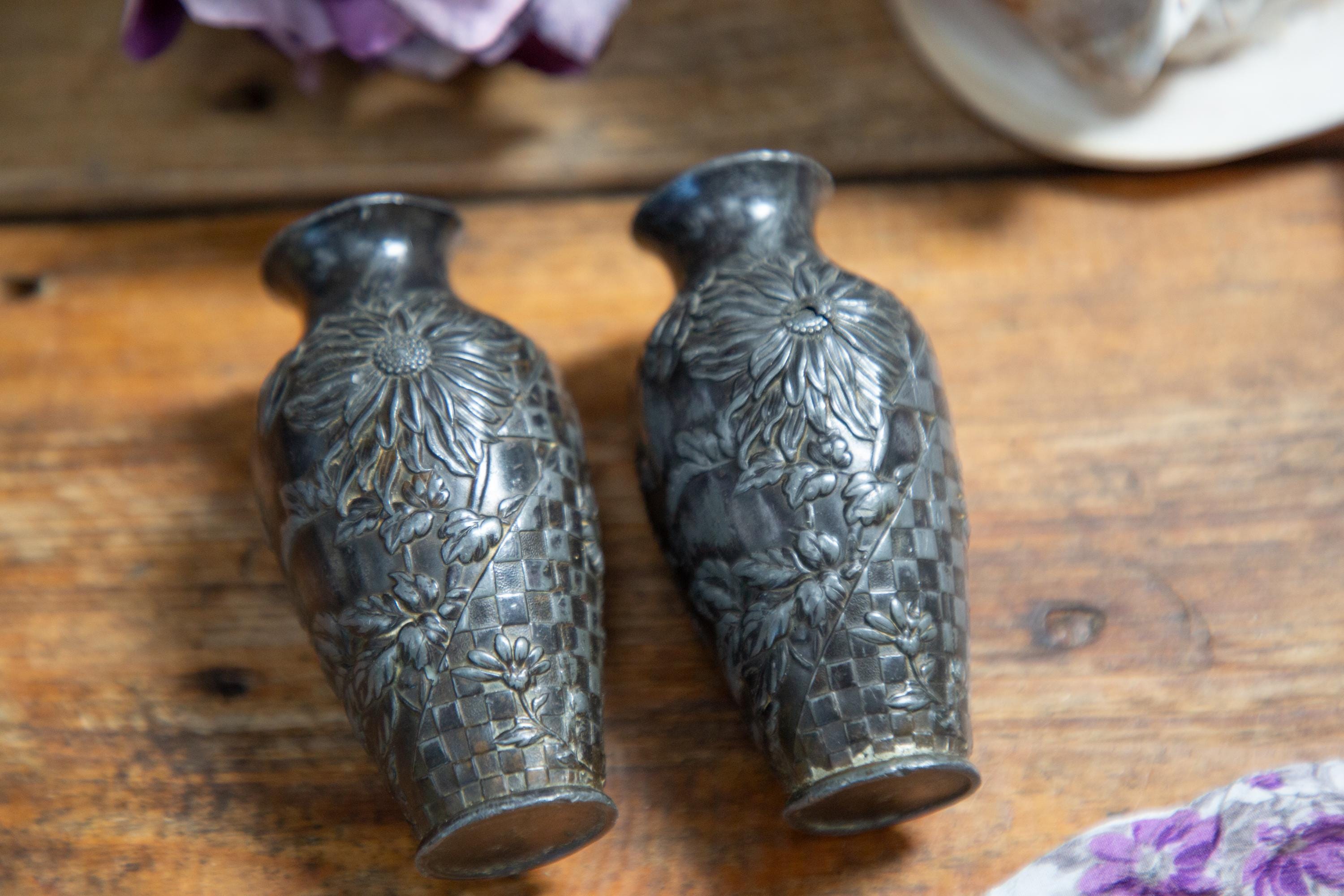 アンティークピューターの花瓶：アールヌーボー様式の花瓶、ビクトリア