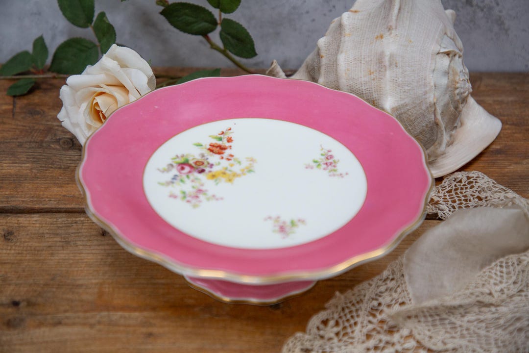 アンティークビクトリア朝のケーキスタンド：ピンクの花柄陶器、1870年