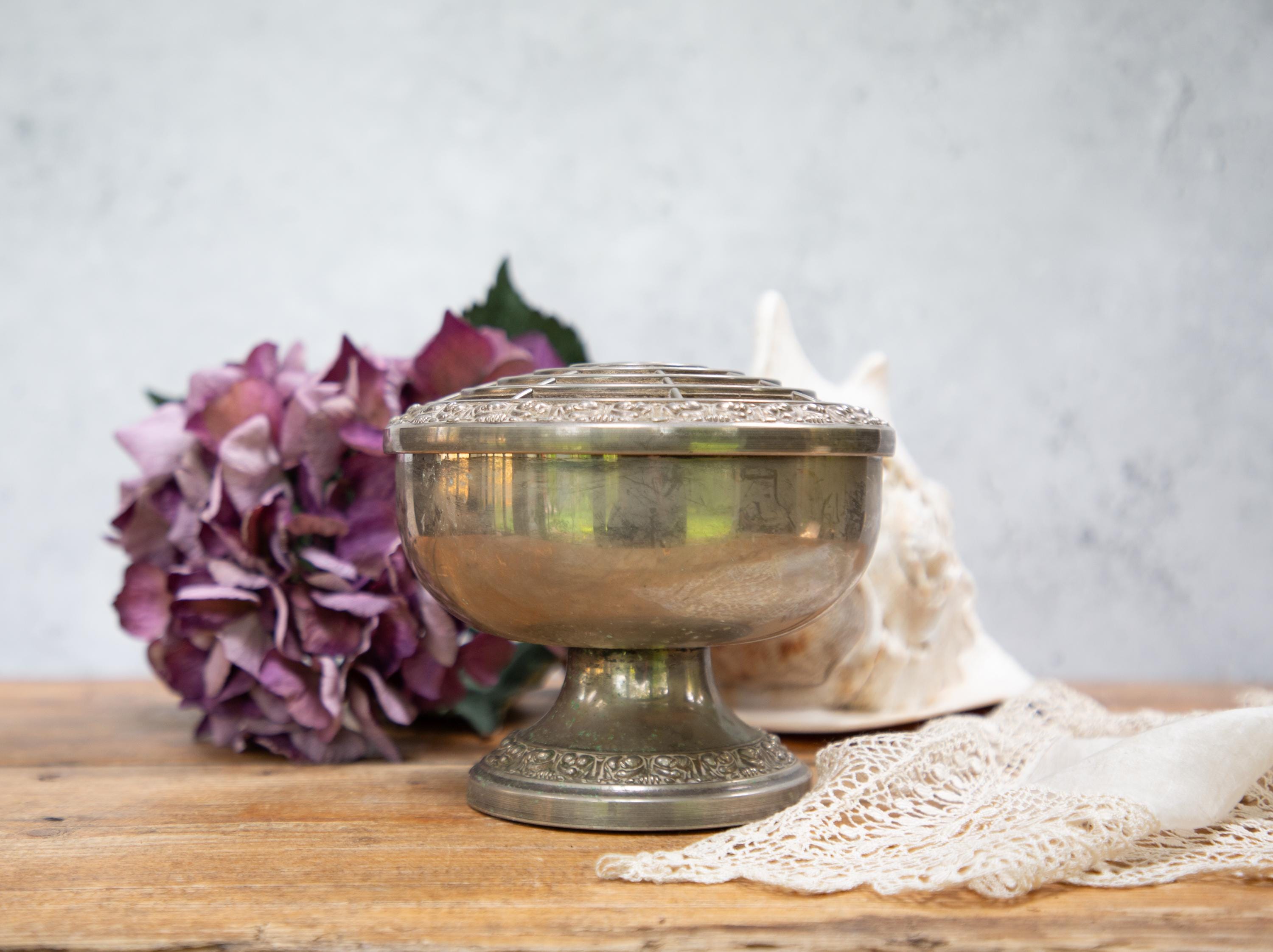 フランスアンティーク　ライオン装飾の銀色ボウル Silver bowl lion - Etsy 日本