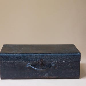 Art Deco Black Metal Suitcase. Aged. Rusted. Underbed Storage. Coffee Side Table. Antique Vintage Decor. 1920-30s.