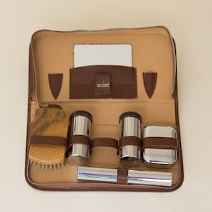 Borsa da toilette vintage da uomo. Pelle marrone. Caso di vanità. Specchio. Pentole. Porta spazzolino da denti. Anni '50