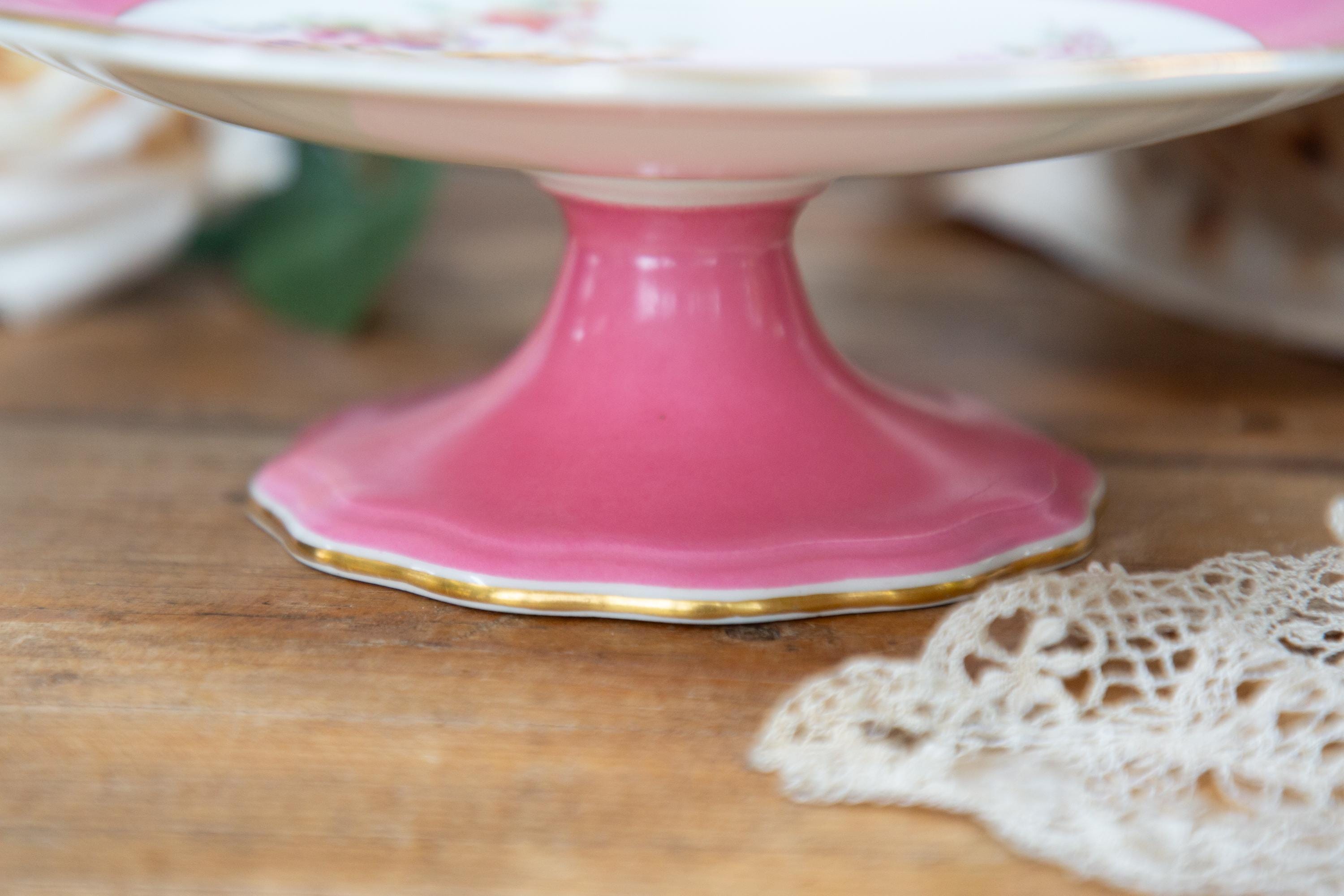 アンティークビクトリア朝のケーキスタンド：ピンクの花柄陶器、1870年