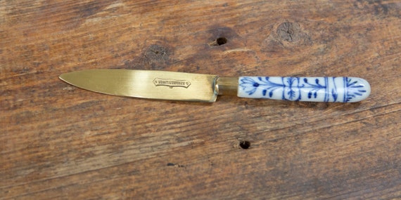 Antique Uchatuis Bronze Fruit Knife Set: Blue White Porcelain