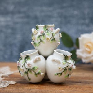 Jarrón victoriano con rosas florales, decoración antigua de cerámica alemana de Sitzendorf