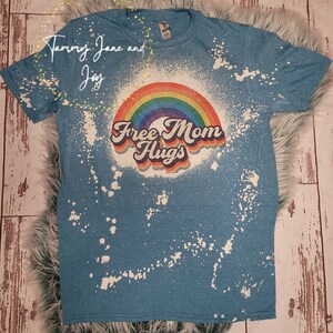 Free Mom Hugs Pride Tee