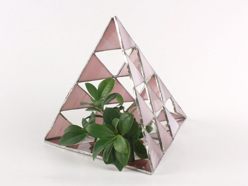 Dekopyramide aus Glas lila Bild 2