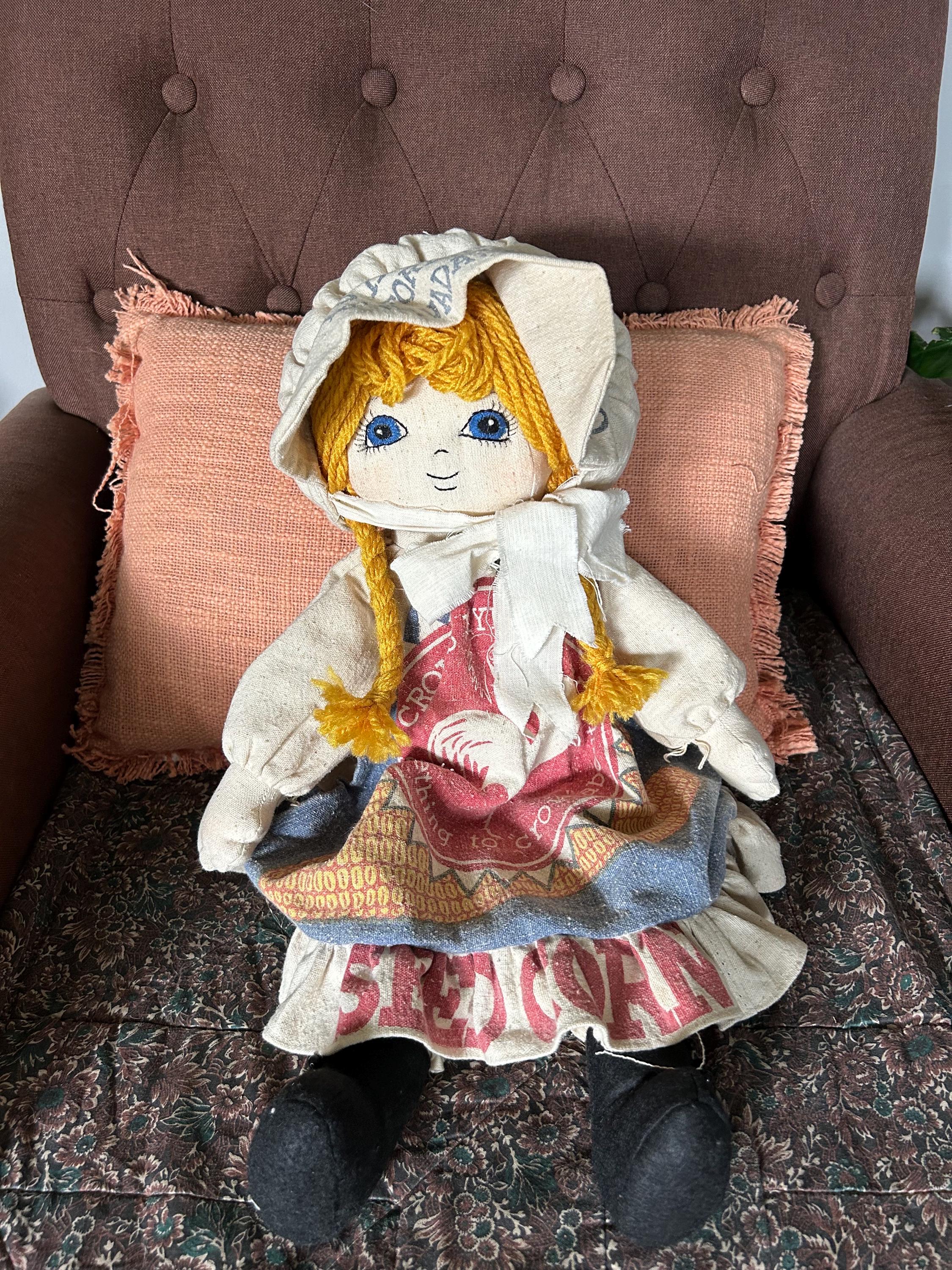 カントリー風人形　グランマとグランパ Vintage Handmade Cloth Doll: Jenny by Peg Pence, Feed Sack Dress