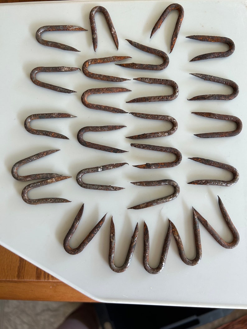 Staples Pattern Rusty Fence Staples Steeples Nails Farmhouse Decor DIY Lot of 25 Rustic ...