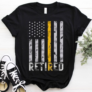 Retired 911 Dispatcher T-Shirt: Thin Gold Line American Flag dispatcher retirement gift