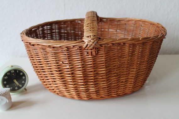Shopping basket, market basket, car basket, wicker
