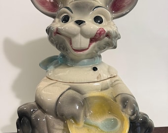 Vintage Brush McCoy Pottery W-25 Happy Smiling Bunny Chef Cookie Jar