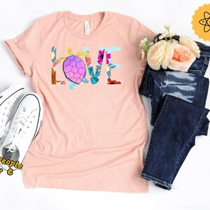 Turtle Shirt, Love Turtles Shirt, Animal Lover, Turtle Gifts, Beach Lover Tee, Save The Turtles, Just A Girl Who Loves Turtles