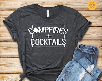 Camisa de fogatas y cócteles / Camisa de camping / Camisa de senderismo / Camisa de vacaciones / Camiseta unisex / Camiseta al aire libre / Camiseta Campfire