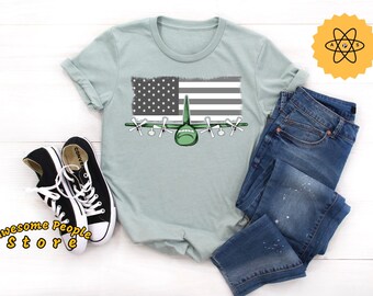 Lockheed C-130, Pilot Shirt, Flugzeugmechaniker, Pilot Geschenk, C-130 Herkules, Pilot, Vintage Flugzeug, C-130 Shirt, amerikanische Flagge C-130