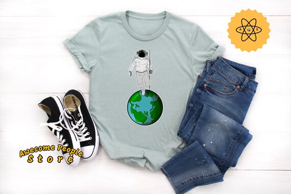 Astronaut Shirt, Astronaut Planet Earth, Solar System T shirt, Astronomy Cosmonaut Cosmos Space Earth T shirt, Geek Nerd, Planets Shirt