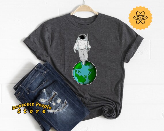 Astronaut Shirt, Astronaut Planet Earth, Solar System T shirt, Astronomy Cosmonaut Cosmos Space Earth T shirt, Geek Nerd, Planets Shirt