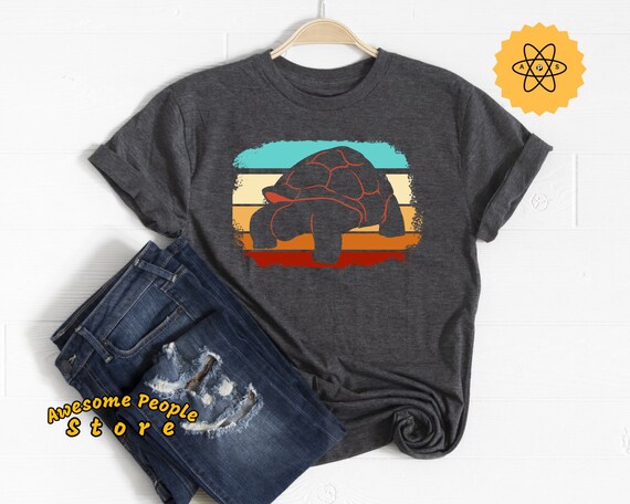 Turtle Shirt, Love Turtles Shirt, Vintage Turtle, Turtle Gifts, Beach Lover Tee, Turtle Mom, Girl Who Loves Turtles, Hawaiian Turtle