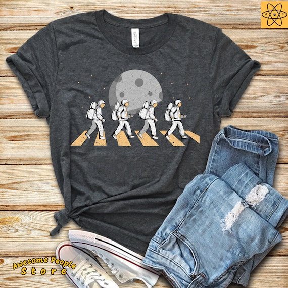 Spacewalk Astronauts / Mars Shirt / Mars Planet Tee / Spacemen Tshirt / Solar System Galaxy / Astronomy Lover Gift / Outer Space Gifts