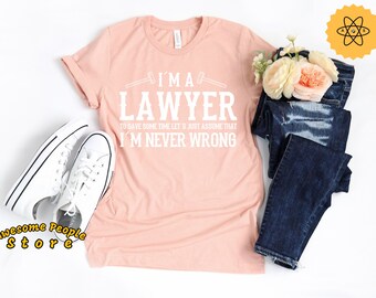 Anwalt Shirt / Anwalt Geschenk / eine Frau Platz ist im Gerichtssaal Shirt / Law Student Geschenk / Law School Abschlussgeschenk / Law School