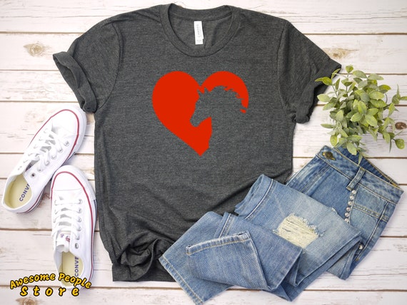 Horse Lover T Shirt Gift for Women | Equestrian Love Heart T-shirt For Mom / Daughter / Teen Girl | Female Birthday Clothing Idea For Her
