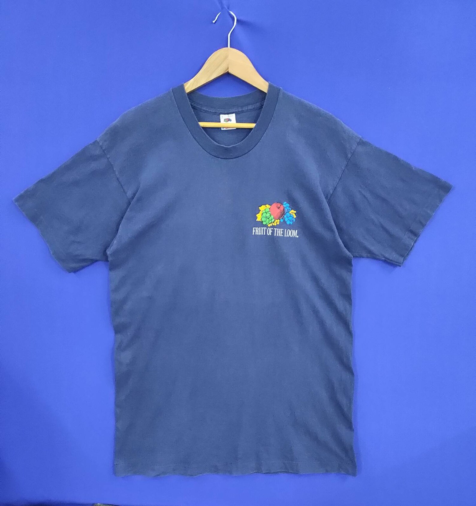 Vintage 90s Fruit of The Loom logo t.shirt Large size Etsy