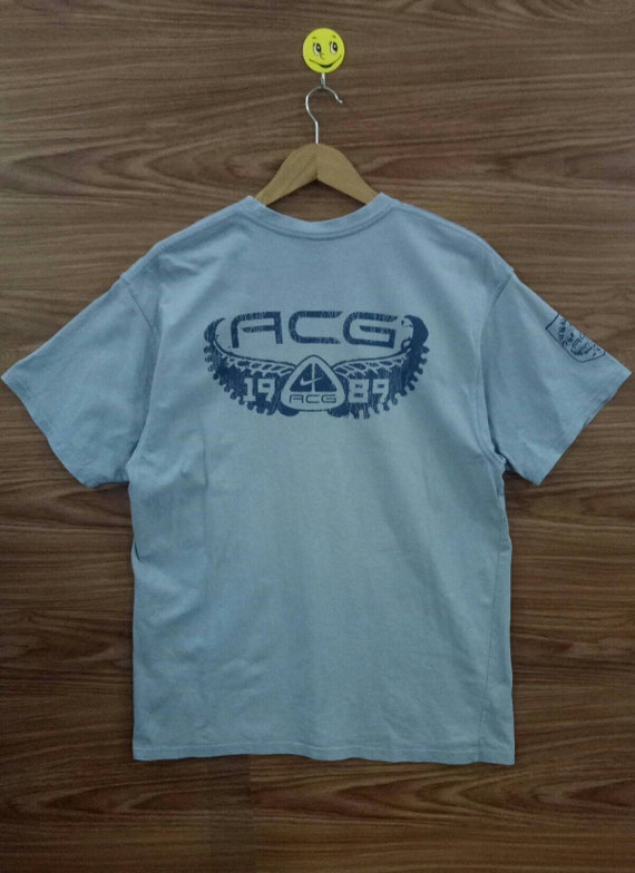 nike t shirt l