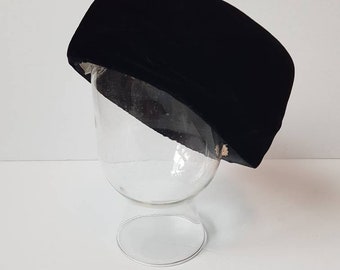 Vintage Hats Small Size!