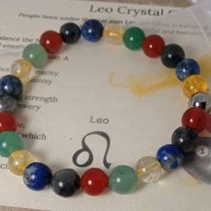 Pulsera de piedras preciosas con el signo del zodíaco Leo (del 23 de julio al 22 de agosto) en varios tamaños, tarjeta de información, bolsa de regalo