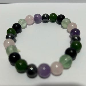 Armband mit Edelsteinen zum Schutz von Empathie-Künstlern: Schwarzer Turmalin, Amethyst, Fluorit