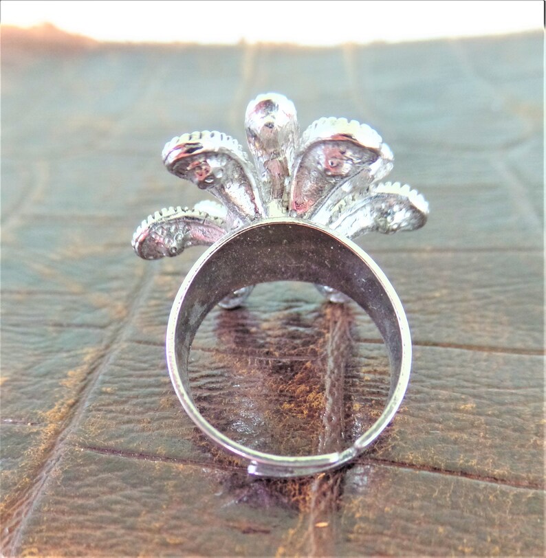 Vintage Jewelry Vintage Rhinestones Costume Jewelry Vintage Floral Red Rhinestone /& Silver Tone Metal Adjustable Ring Statement Ring