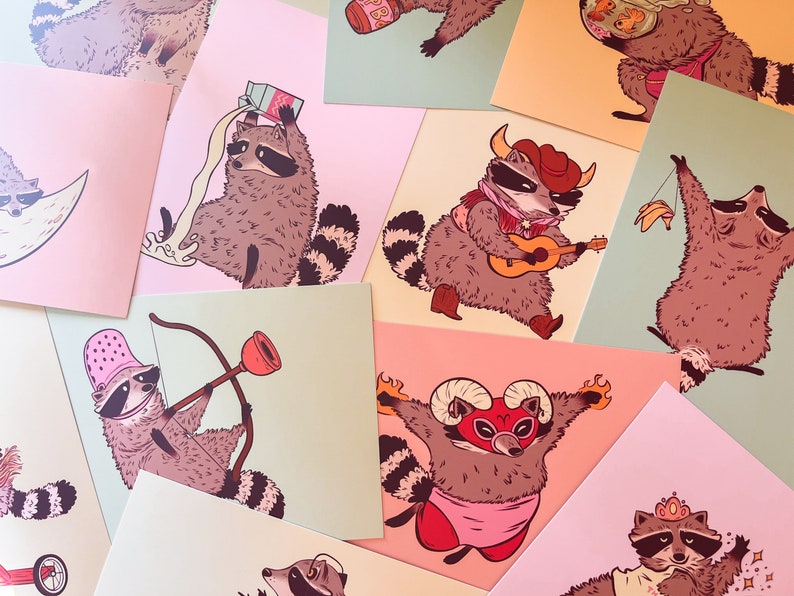 K&ouml;nnte beinhalten: Ein Set mit 10 illustrierten Gru&szlig;karten mit Waschb&auml;ren in verschiedenen Posen und Aktivit&auml;ten. Die Karten sind auf wei&szlig;em Karton mit bunten Illustrationen gedruckt. Die Karten sind perfekt, um eine lustige und skurrile Nachricht an einen Freund oder eine geliebte Person zu senden.