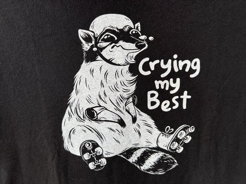 Top corto de mapache, camiseta de panda basurero, camiseta "Intentando lo mejor que puedo", camisetas de patinaje, camisetas cortas bonitas, camisetas estampadas, mapache divertido, llorón imagen 2