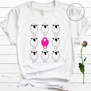 Camisa de oveja negra - Camisa única - Camisas de oveja - Piensa por ti mismo - Antigobierno - Camisa original - Regalo de amante de las ovejas