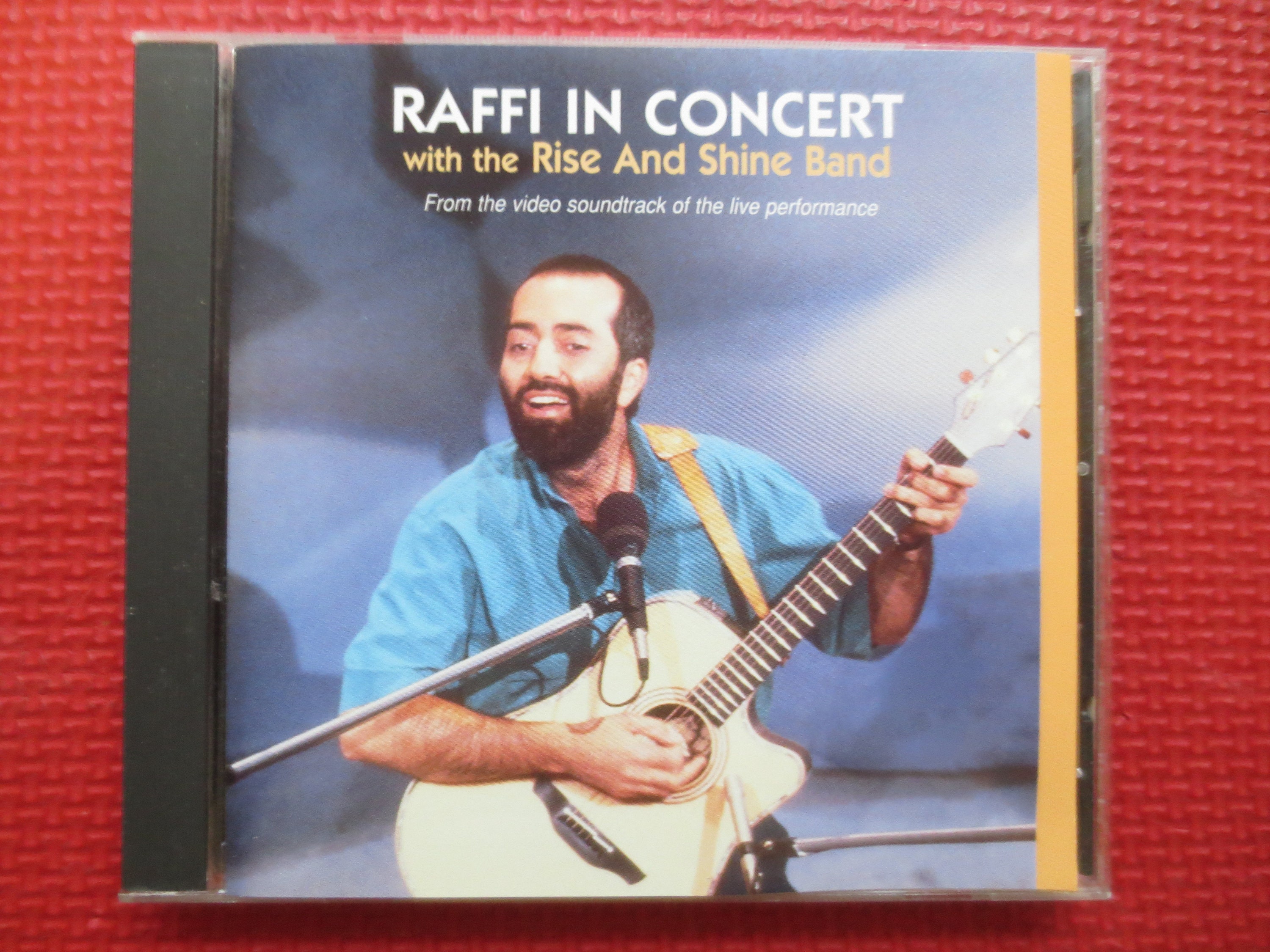 Vintage Cds, RAFFI, MISMATCHED Cd, in Concert COVER, Grocery
