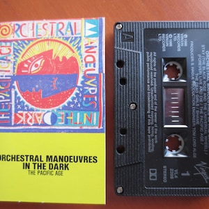Cassettes, MANOEUVRES D'ORCHESTRE, The PACIFIC Age, Album rock, Musique rock, Chanson rock, Cassette, Ruban adhésif pour rock, Cassette, Cassette de 1986