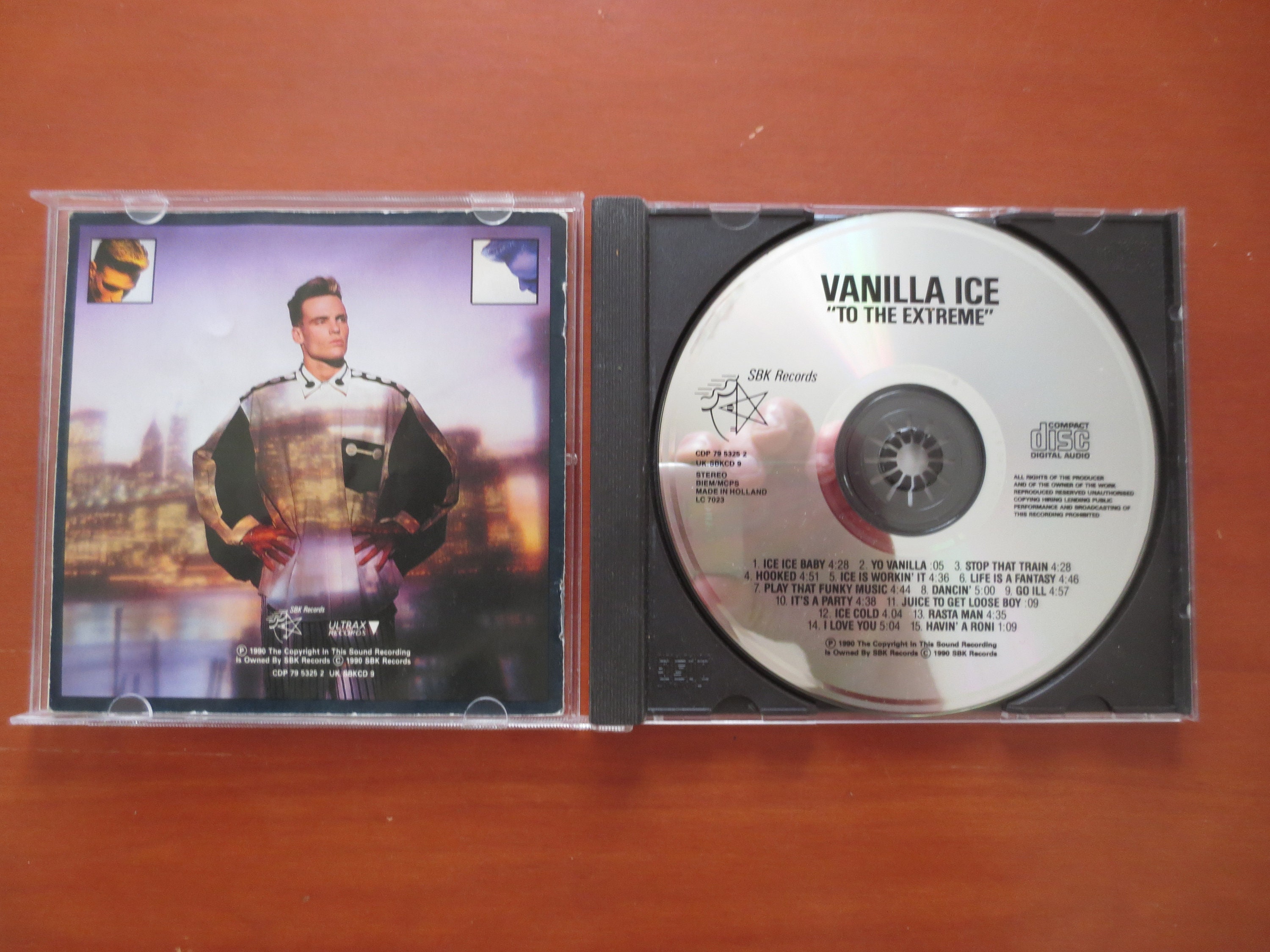 CD VANILLAICE ＴＯ　THE EXTREME 音楽　洋楽　Ｍ２ー25 To the Extreme by Vanilla Ice (1990) Audio CD - Amazon.com Music